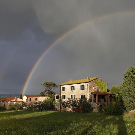 Agriturismo Spazzavento Palazzone ภายนอก รูปภาพ