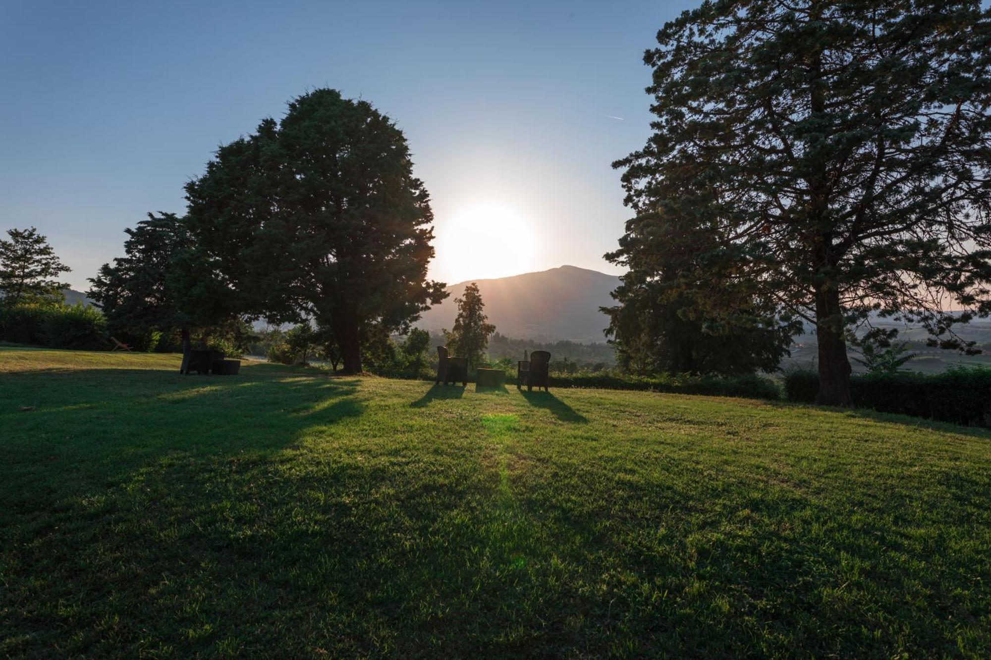 Agriturismo Spazzavento Palazzone ภายนอก รูปภาพ