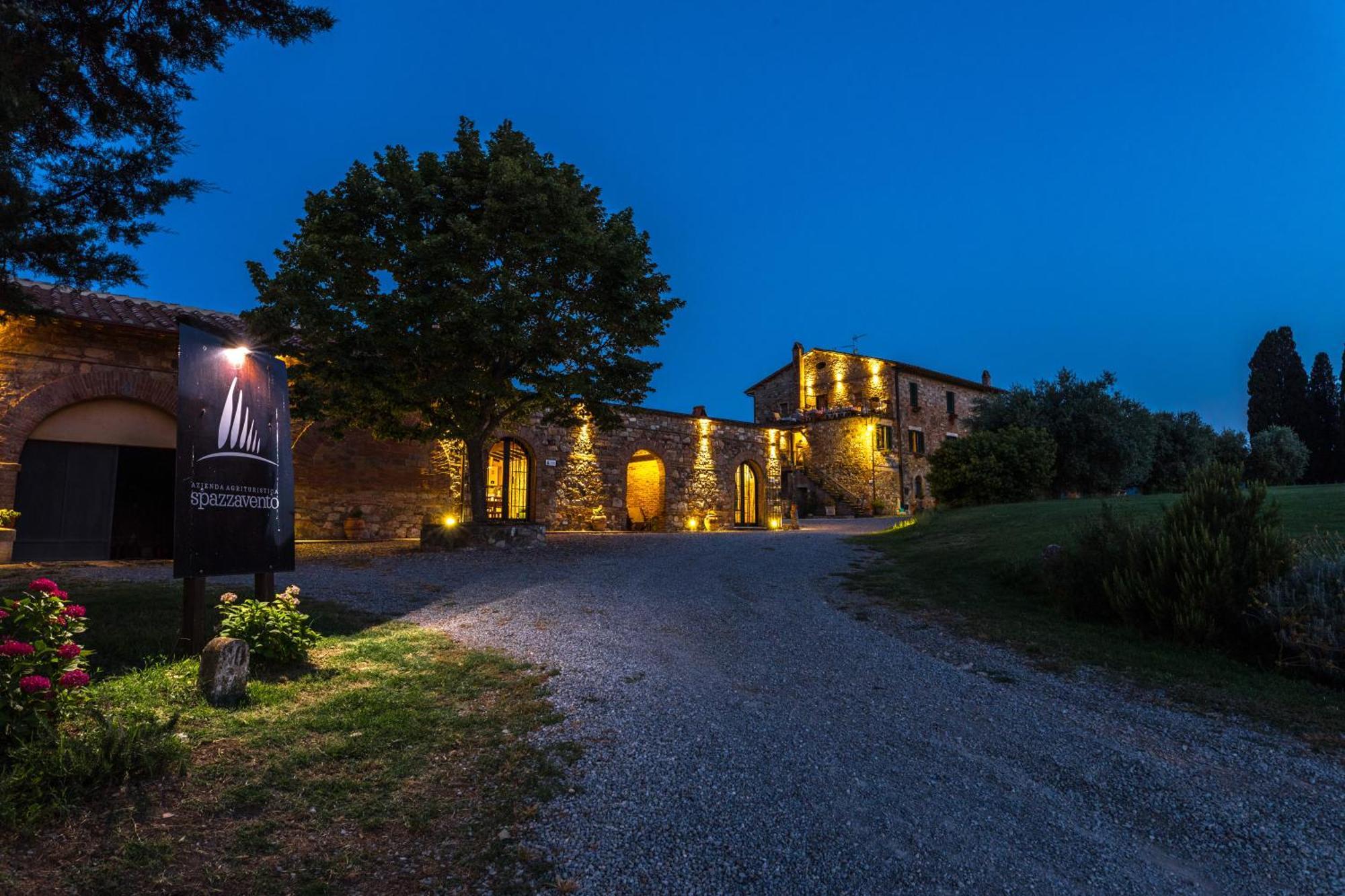 Agriturismo Spazzavento Palazzone ภายนอก รูปภาพ