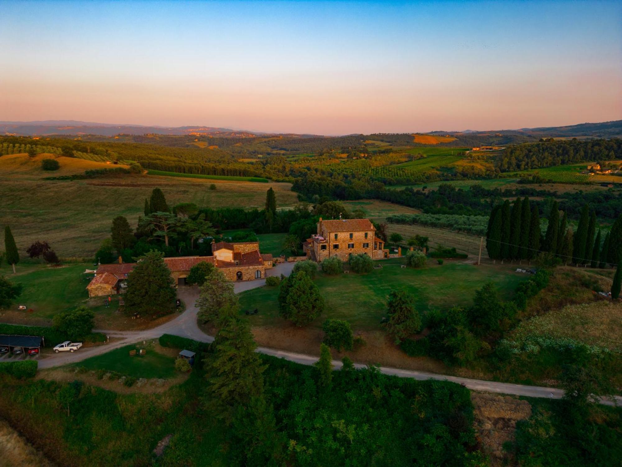 Agriturismo Spazzavento Palazzone ภายนอก รูปภาพ