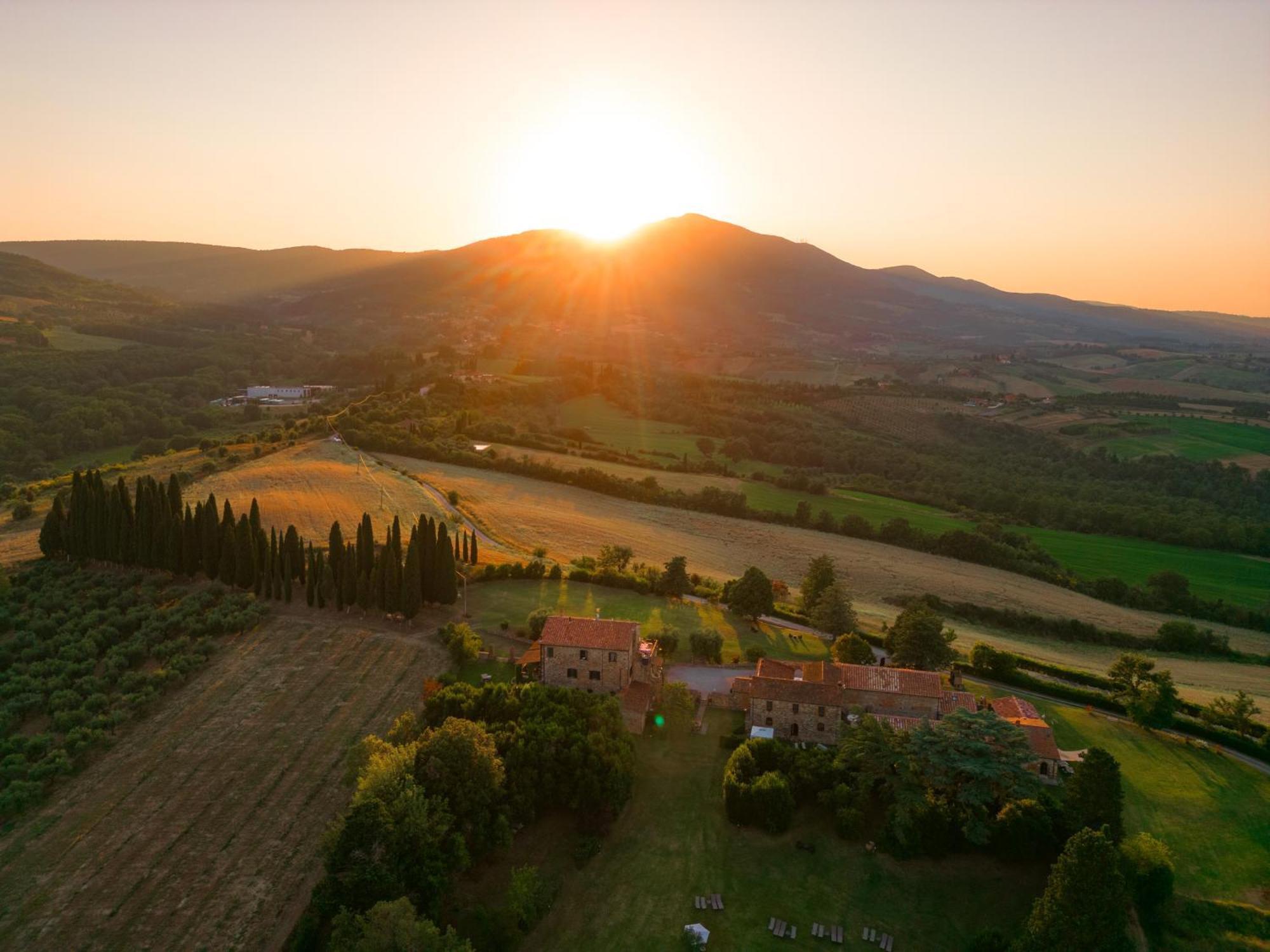 Agriturismo Spazzavento Palazzone ภายนอก รูปภาพ
