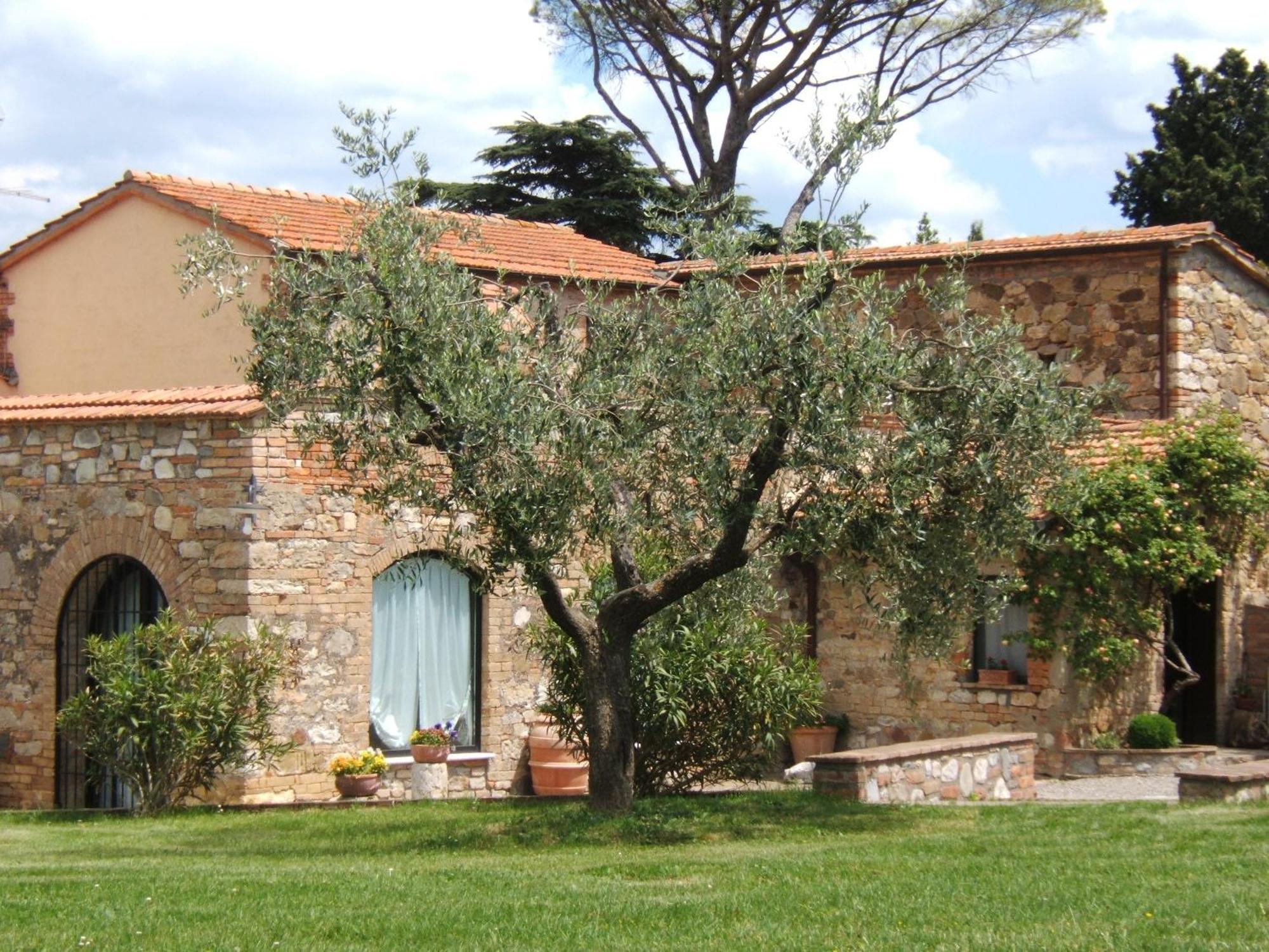 Agriturismo Spazzavento Palazzone ภายนอก รูปภาพ
